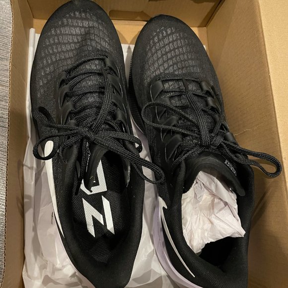 Nike Air Zoom Pegasus 37 US9 MEN'S Black & White Running shoes - Picture 2 of 8